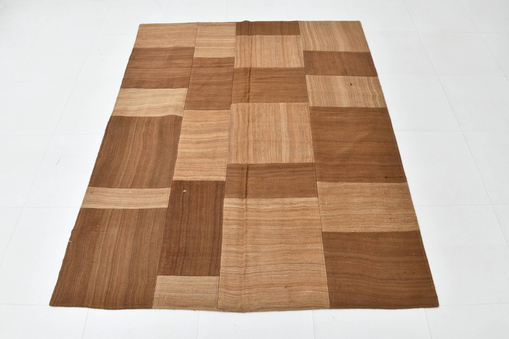 4x6 Checkered Pattern Brown Vintage Kilim Rug, 140x172Cm
