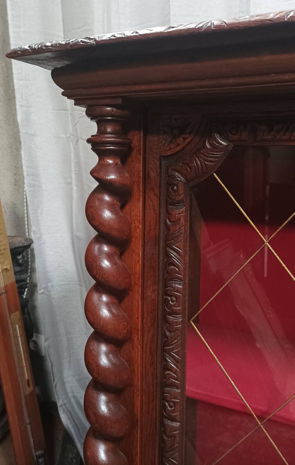 Louis XIII display cabinet in oak, 19th century