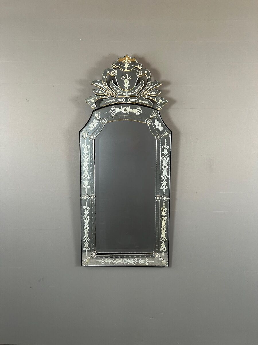 Venetian mirror engraved with floral decoration, 20th century