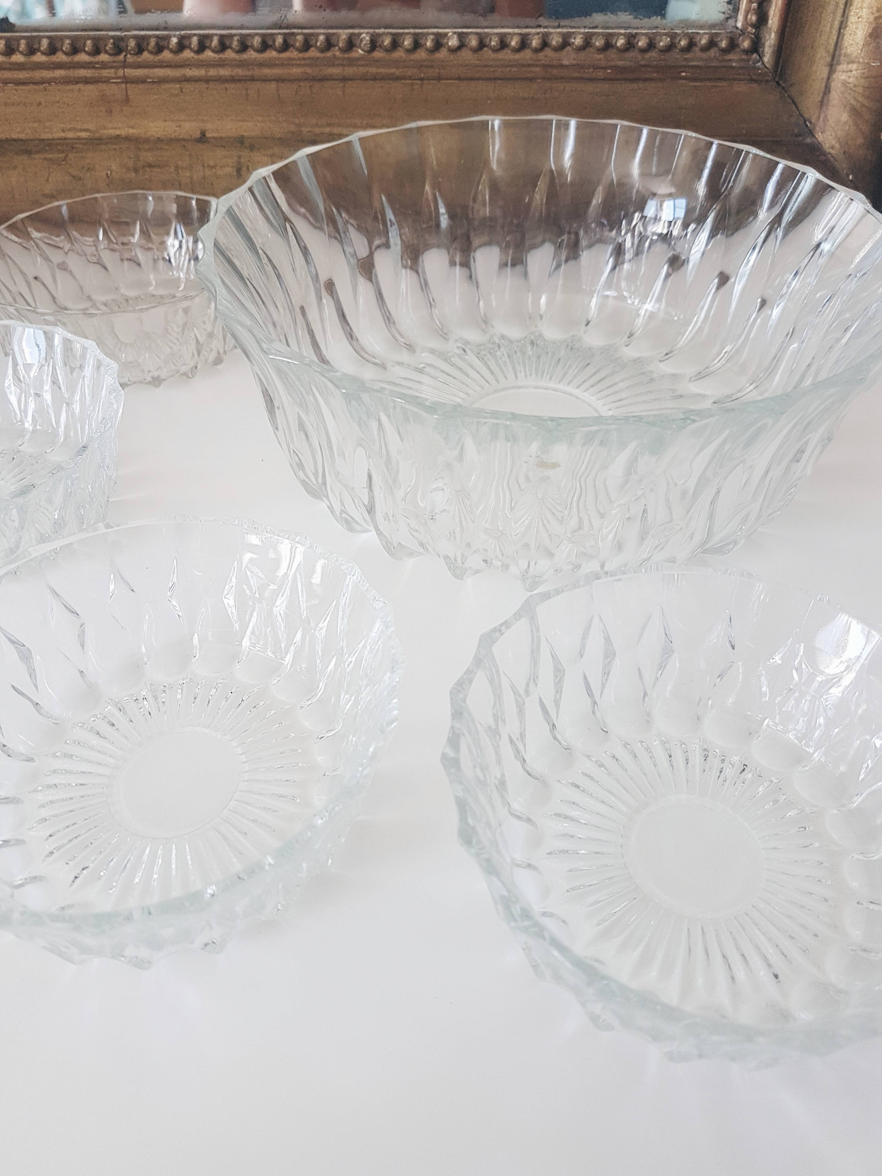 Glass dessert service bowl and cups