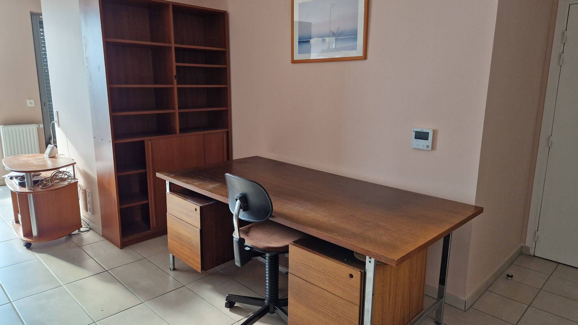Large executive office