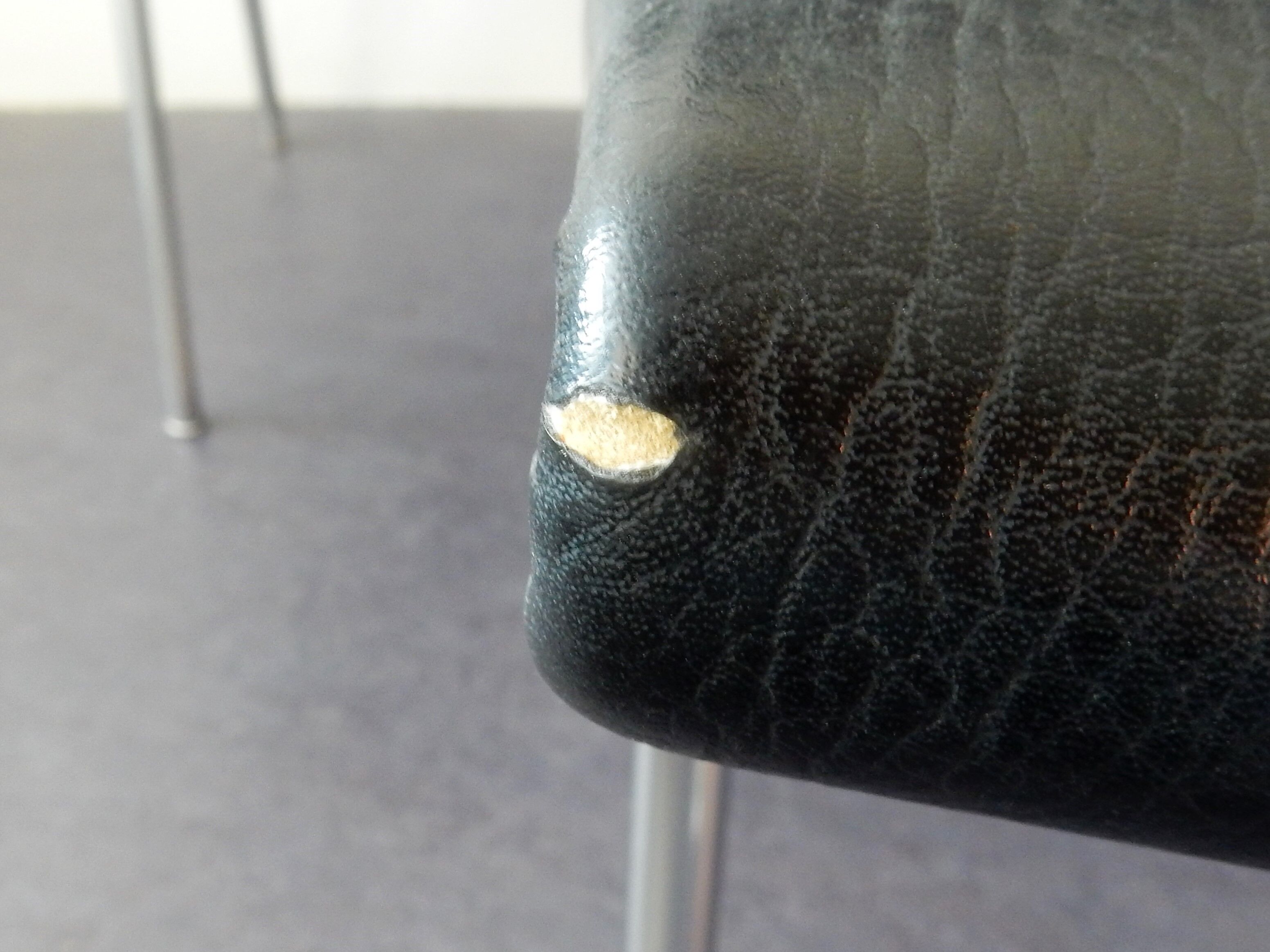 Set of 4 danish AP 40 airport chairs by Hans J. Wegner for A.P. Stolen, 1960