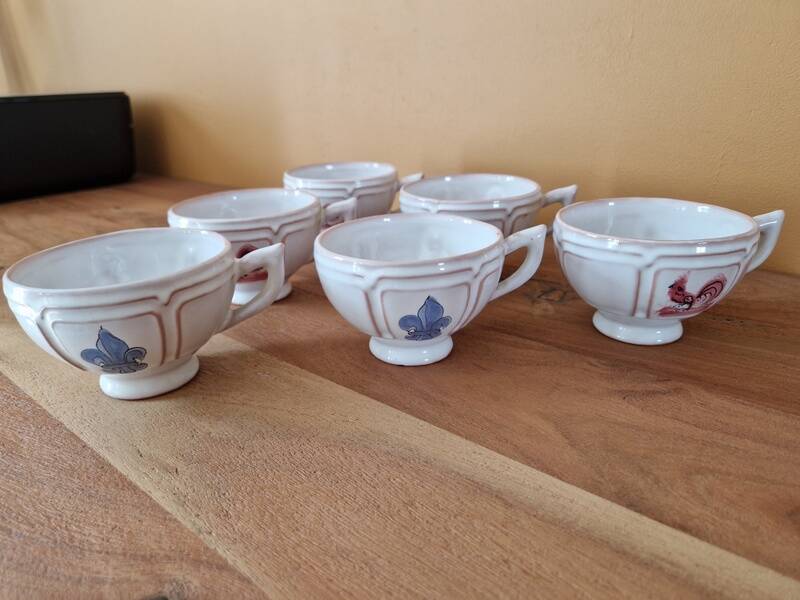 Henriot in Quimper - Set of 6 chocolate cups - Decorated with a pink rooster