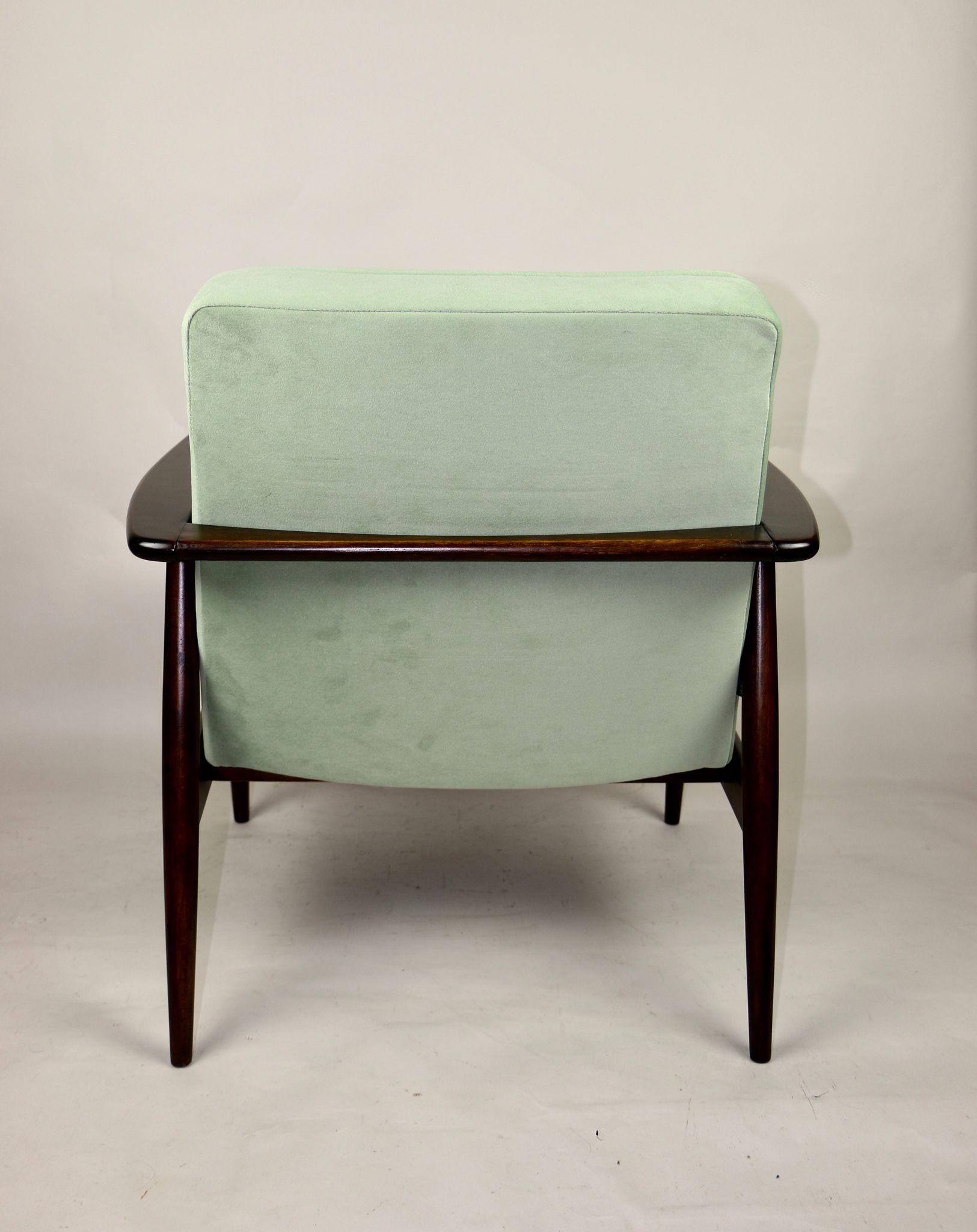 Chaise longue vintage vert clair GFM63 par J.Kedziorek, années 1970