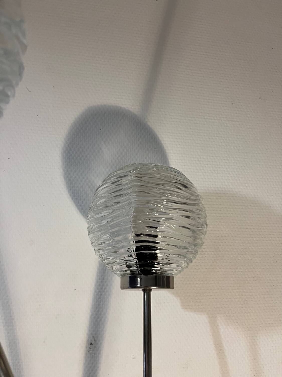 Lampadaire métal socle fonte 3 globes année 80