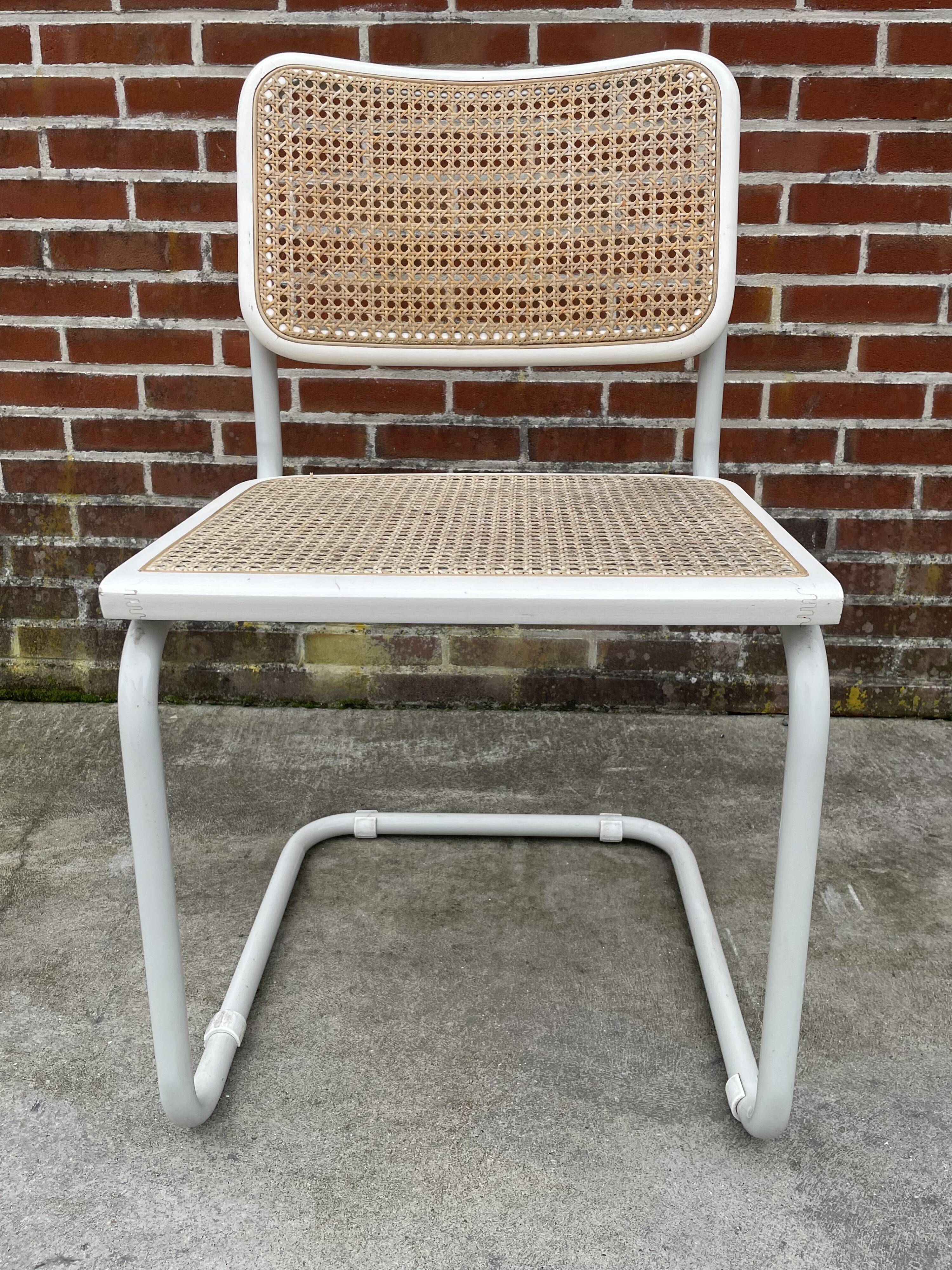 Set of 4 Cesca b32 model chairs in white by Marcel Breuer