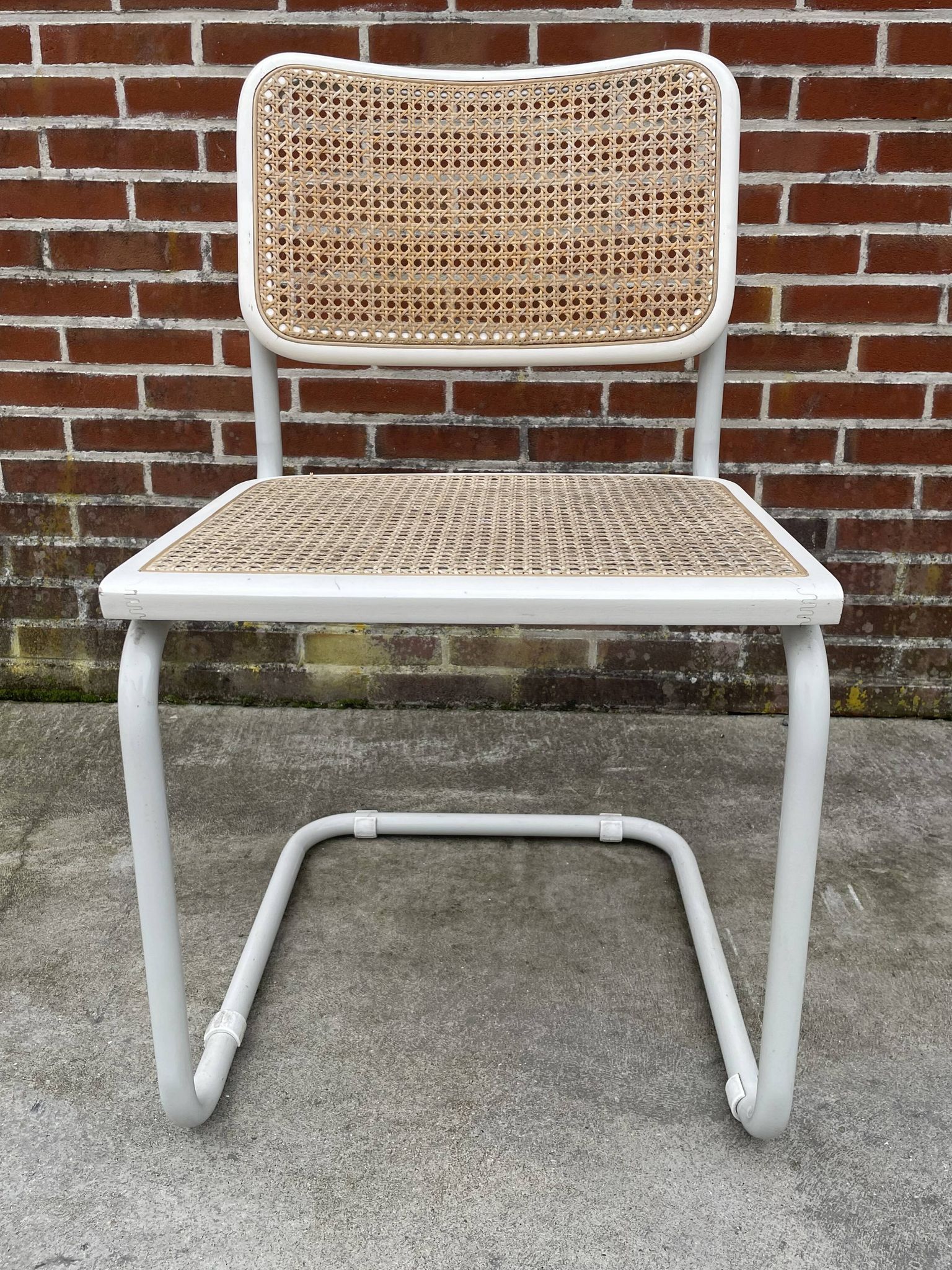 Set of 4 Cesca b32 model chairs in white by Marcel Breuer
