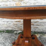 Oval pedestal table