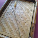 Pretty serving tray in woven bamboo and rattan. 70s. Vintage.