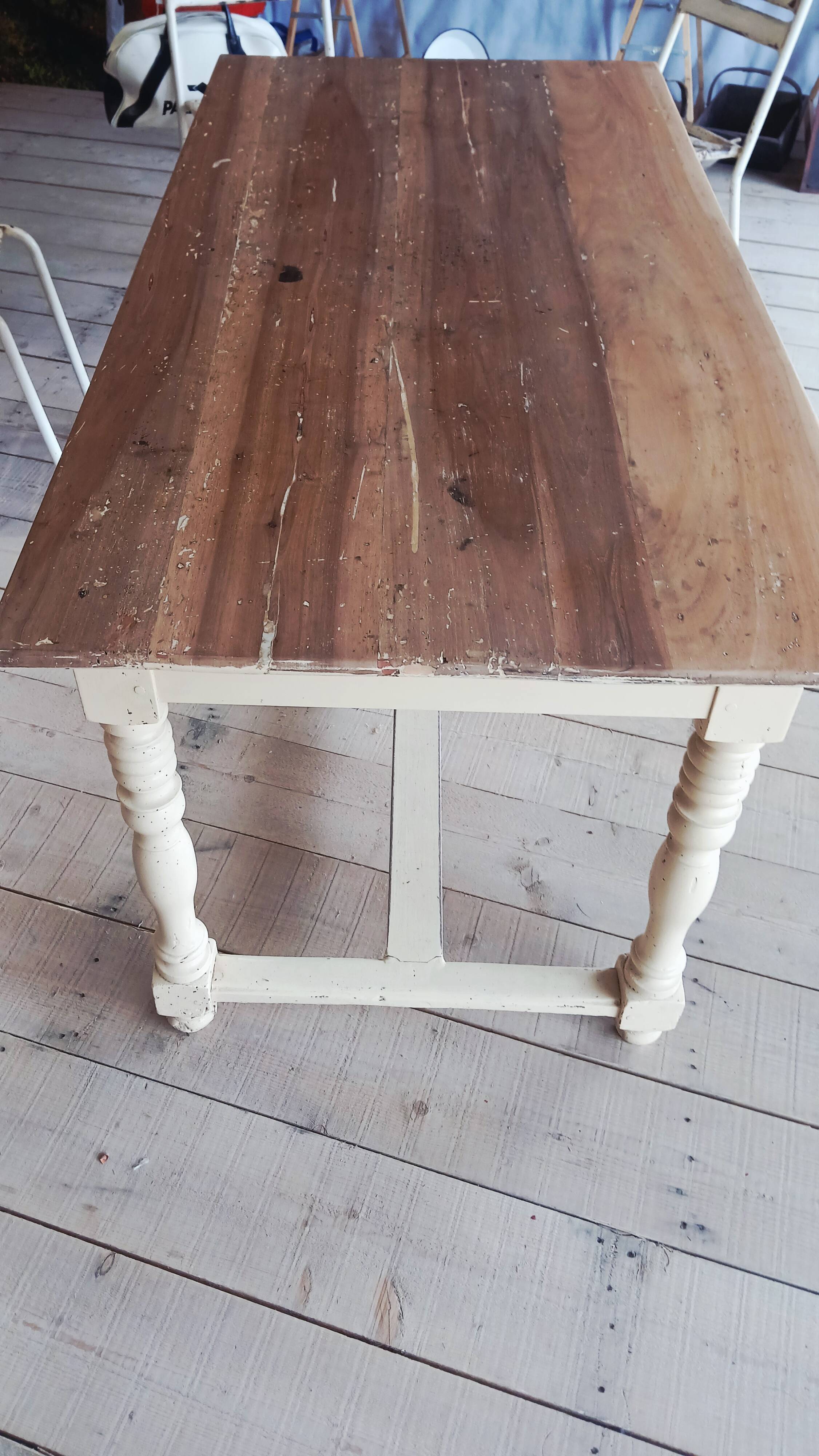 Farm table