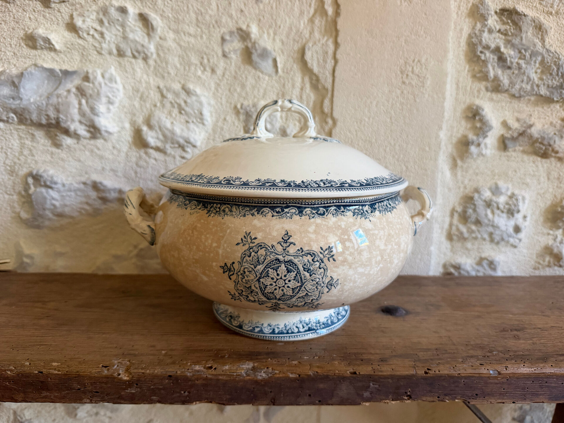Fruit bowl in Creil and Montereau ironstone, Guirlande model.