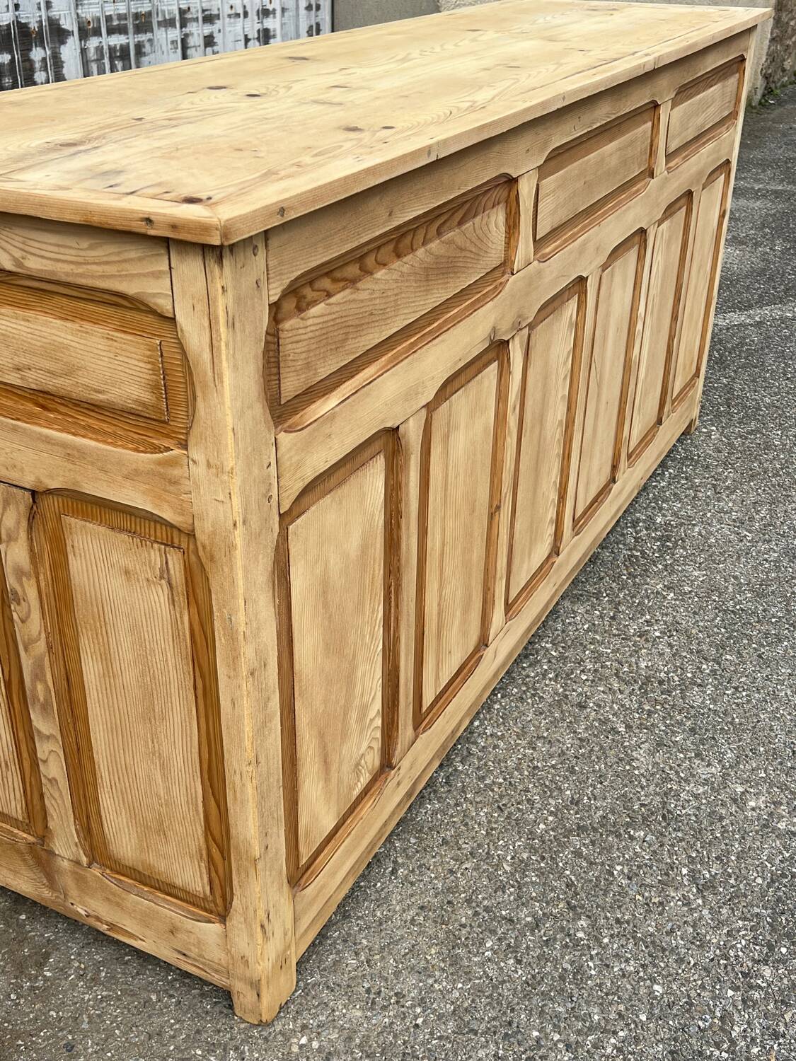 Antique counter
