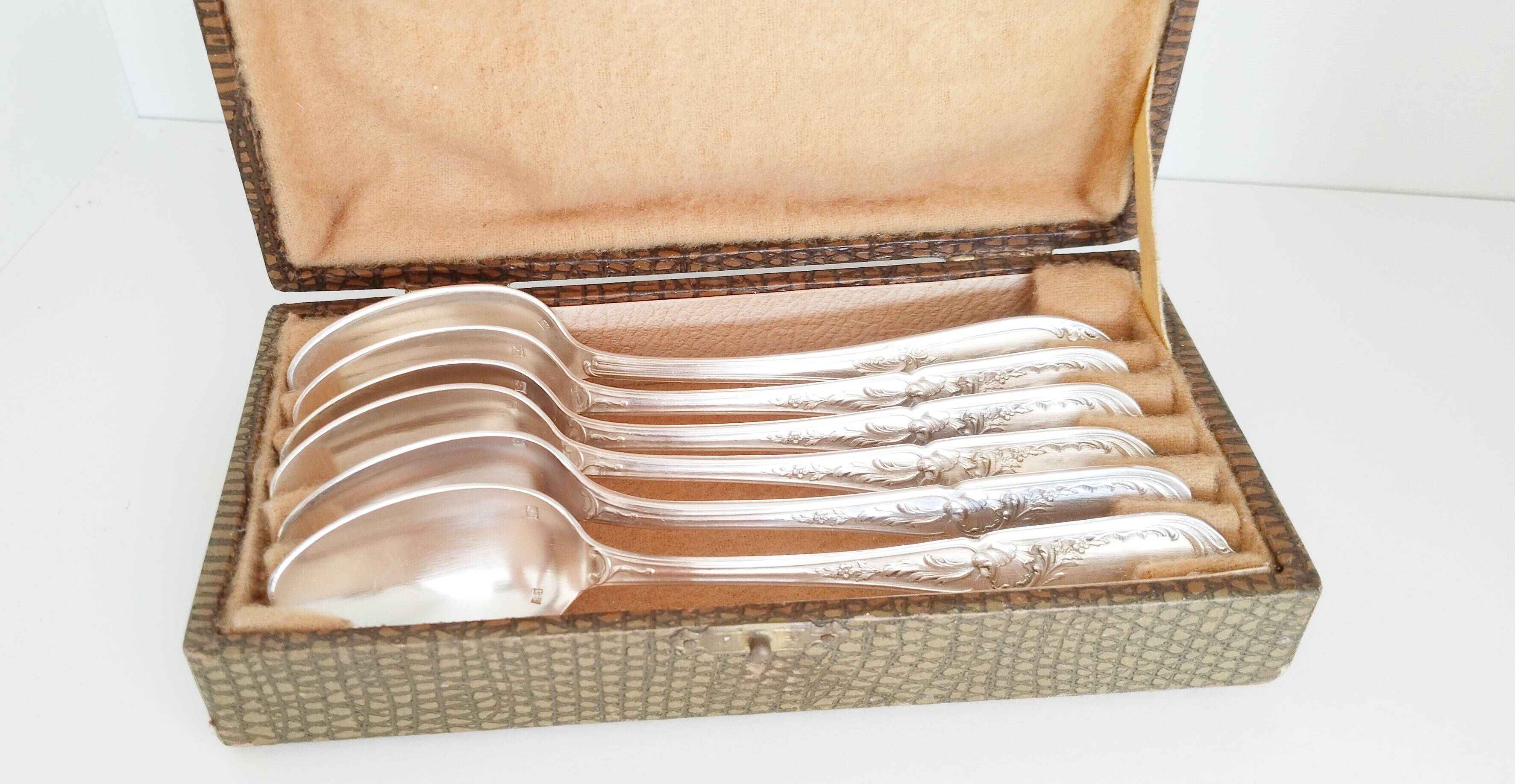 Cuillères à dessert en argent  , vintage français