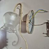 Luminaire applique vintage metal effet vieilli globe en verre avec dessins fleurs