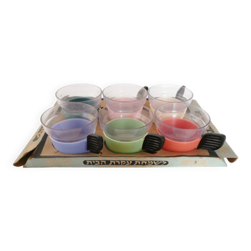 Set of 6 vintage 1970s design plastic cups