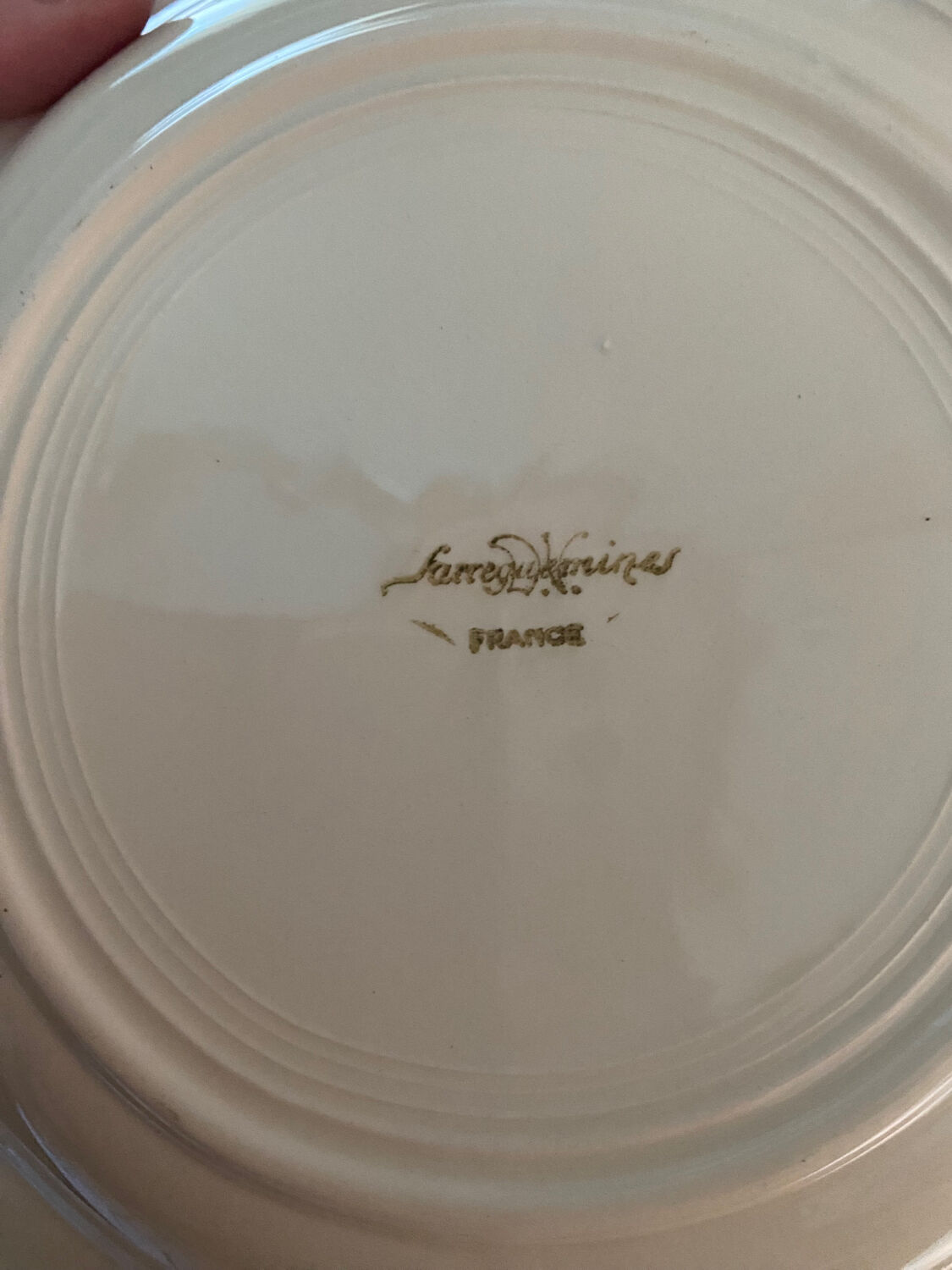 8 white porcelain plates