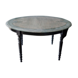 Oval table