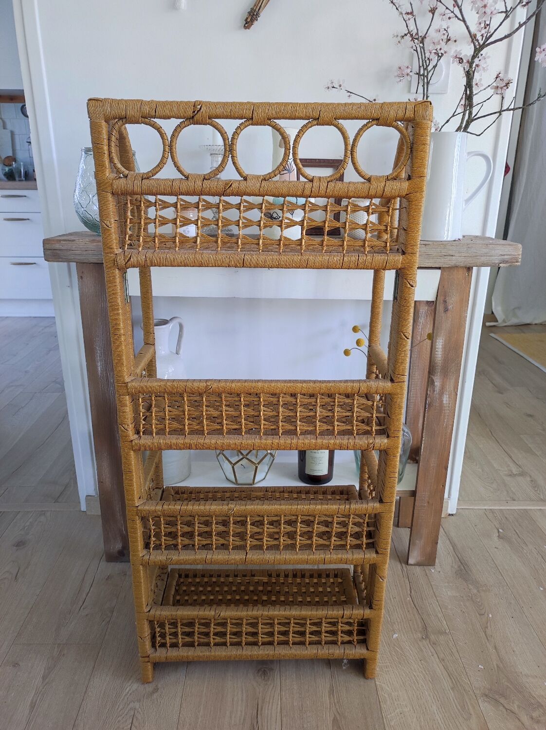 Folding rattan shelf