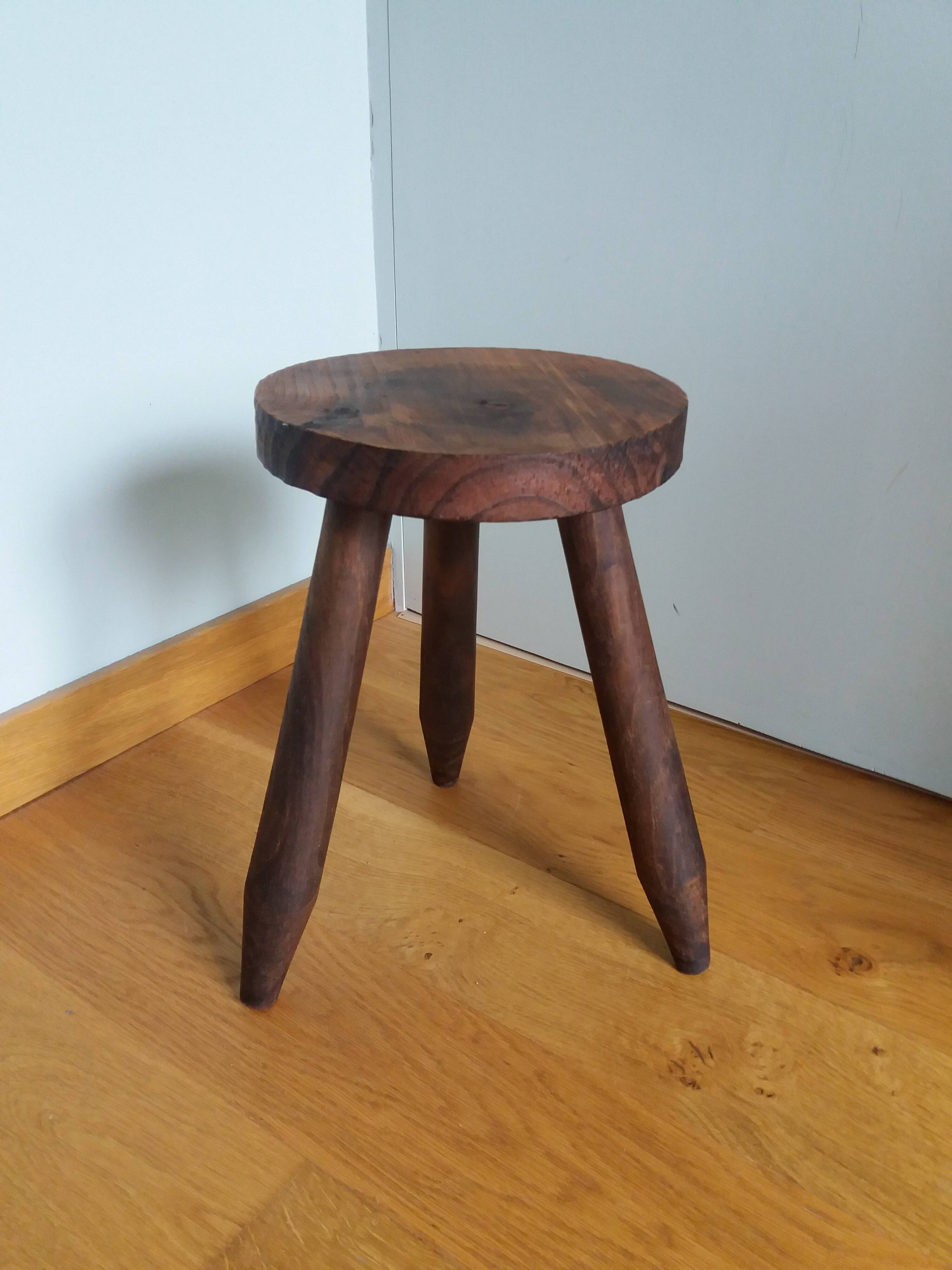Tripod pencil leg stool
