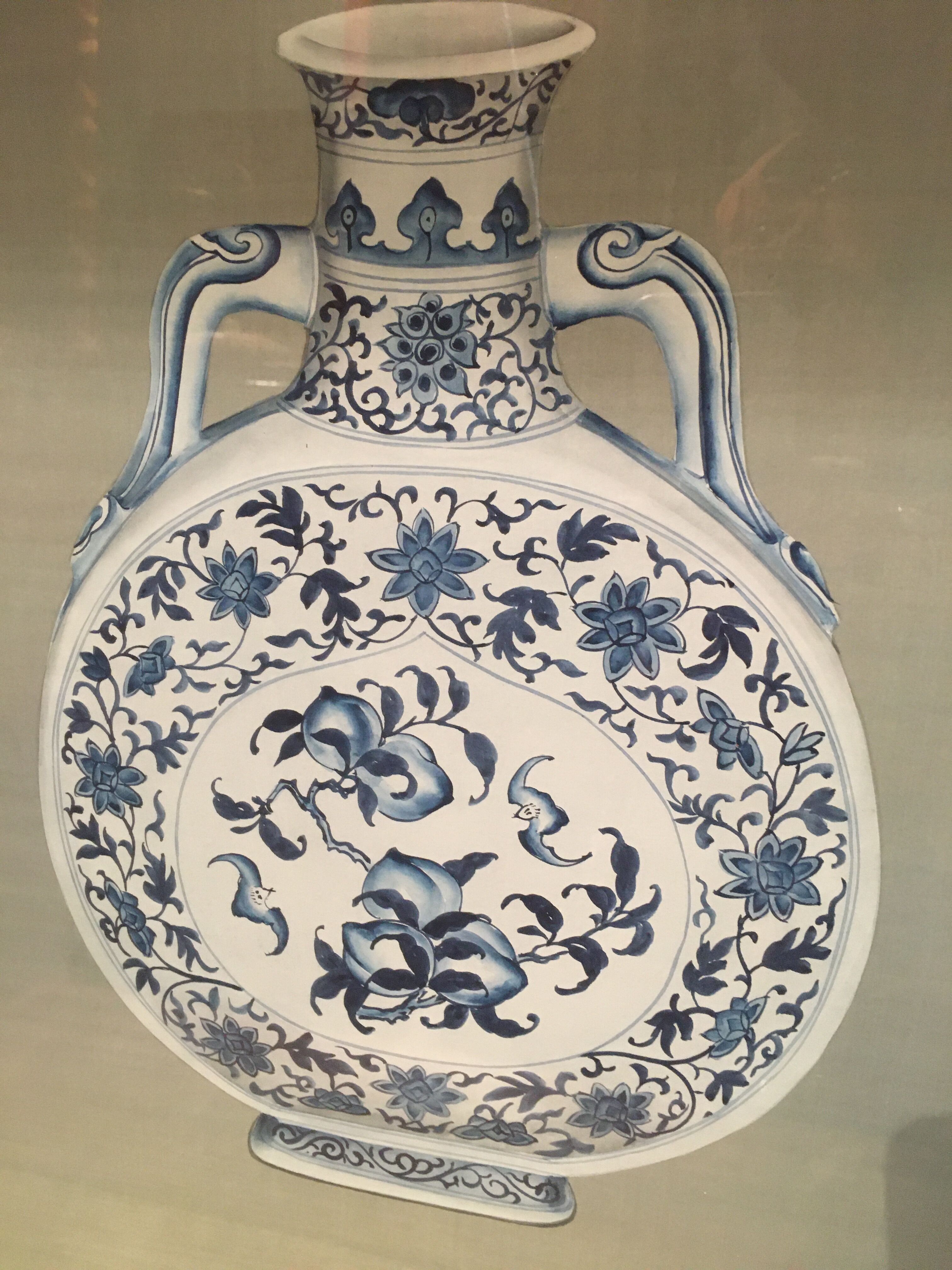 Blue and white Ming pottery, hand painted