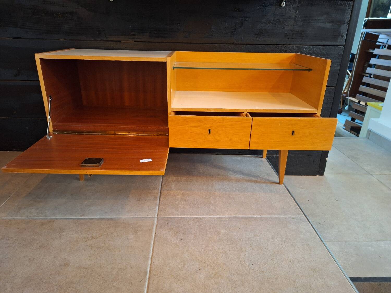 Mini sideboard