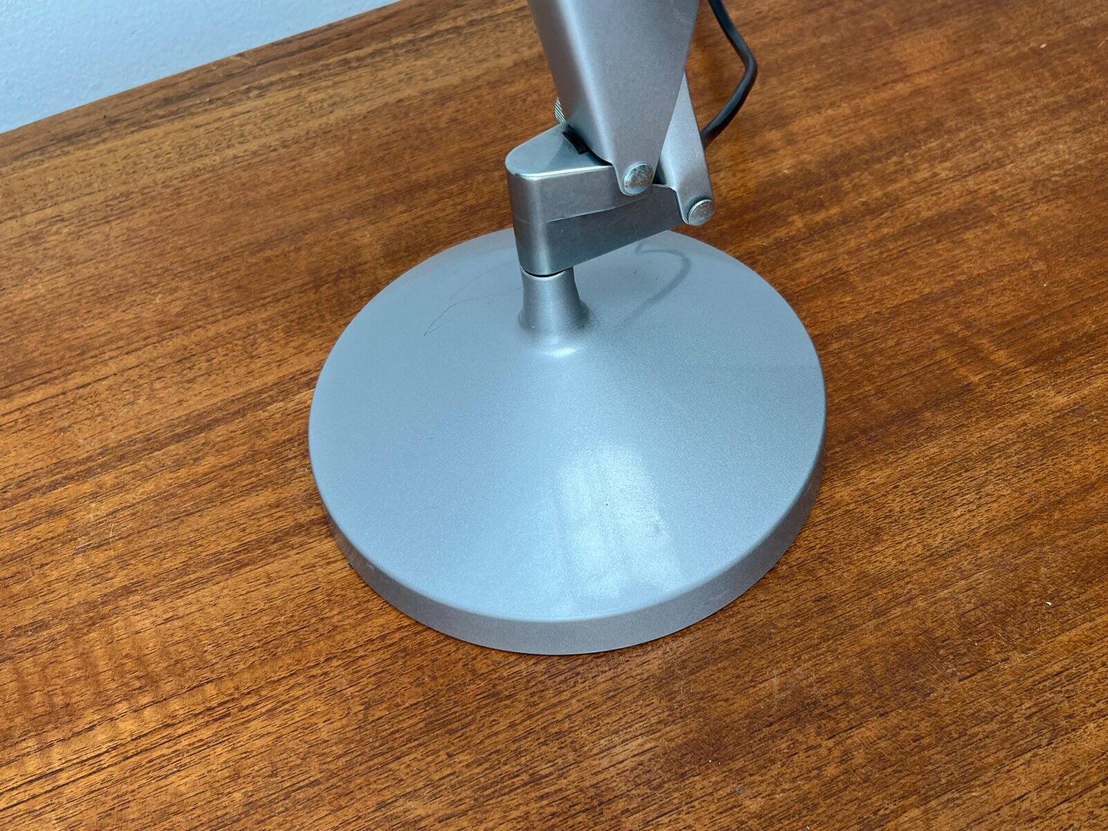 Fortebraccio D33 table lamp by Alberto Meda and Paolo Rizzatto for Luceplan.