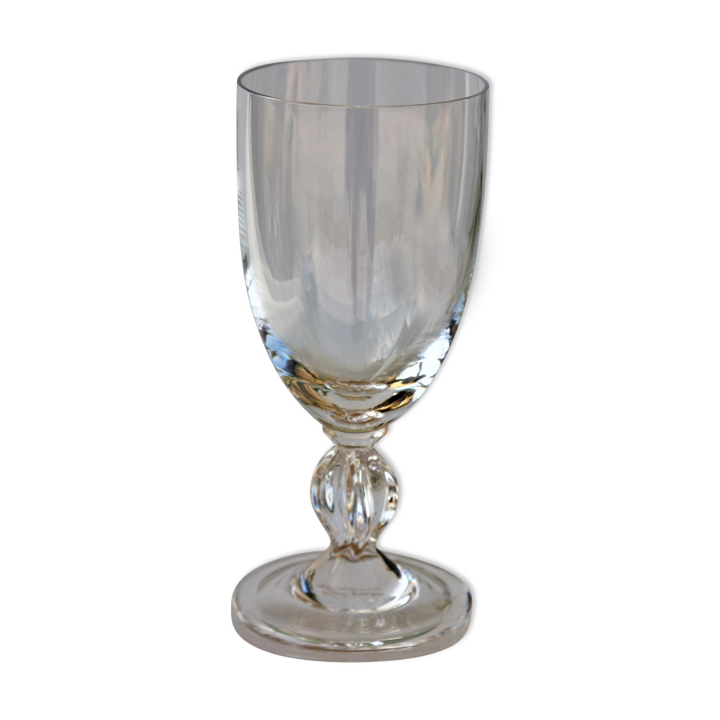 Verre à vin en cristal de Lalique