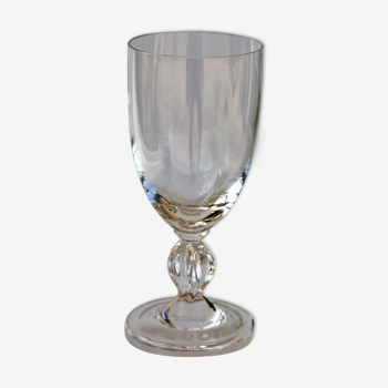Verre à vin en cristal de Lalique