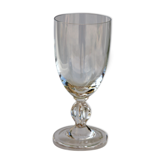 Verre à vin en cristal de Lalique