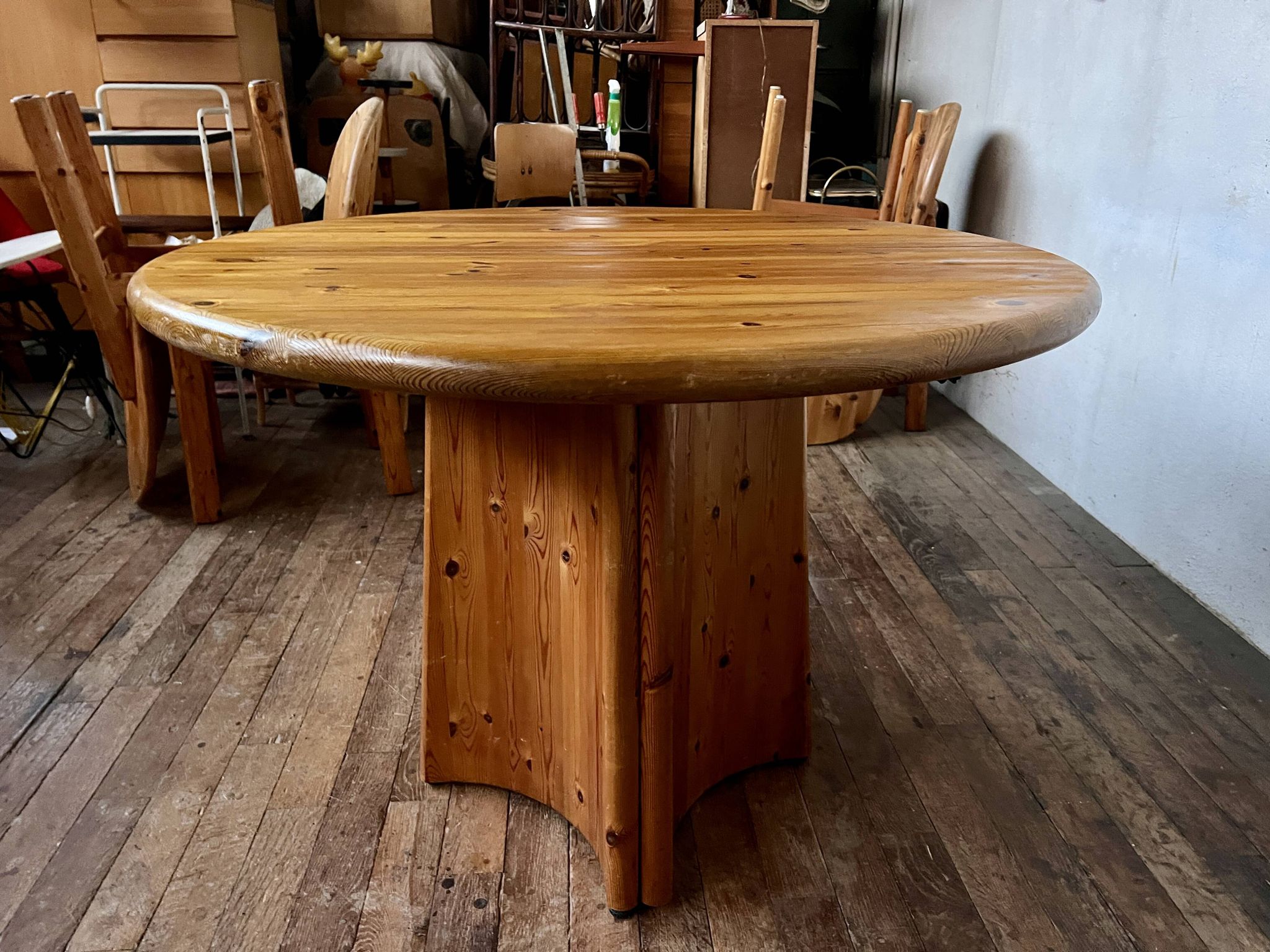 Large Scandinavian pine table - 6 chairs