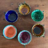 6 tasses en faïence de Quimper.