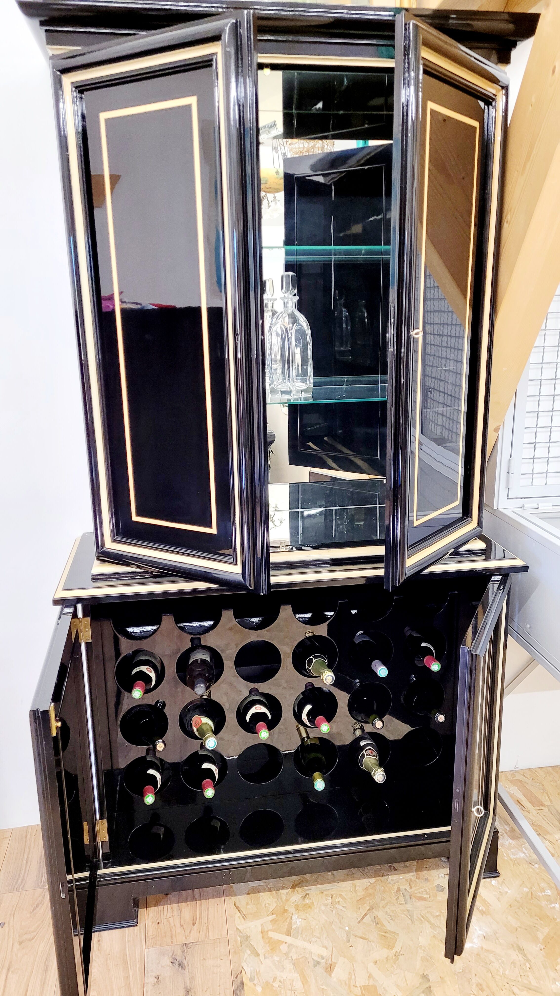 Meuble cave a vin art déco laqué noir et ivoire