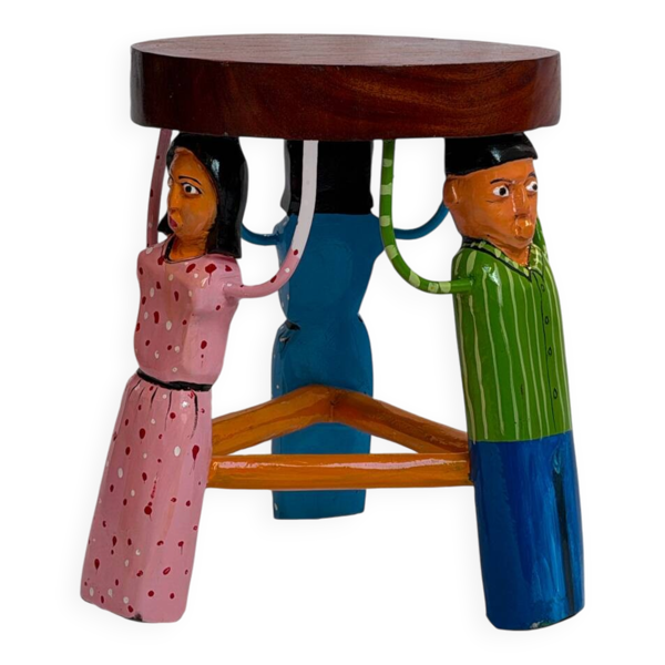 Tabouret africain sculpté et peint à la main – Pièce unique du Burkina