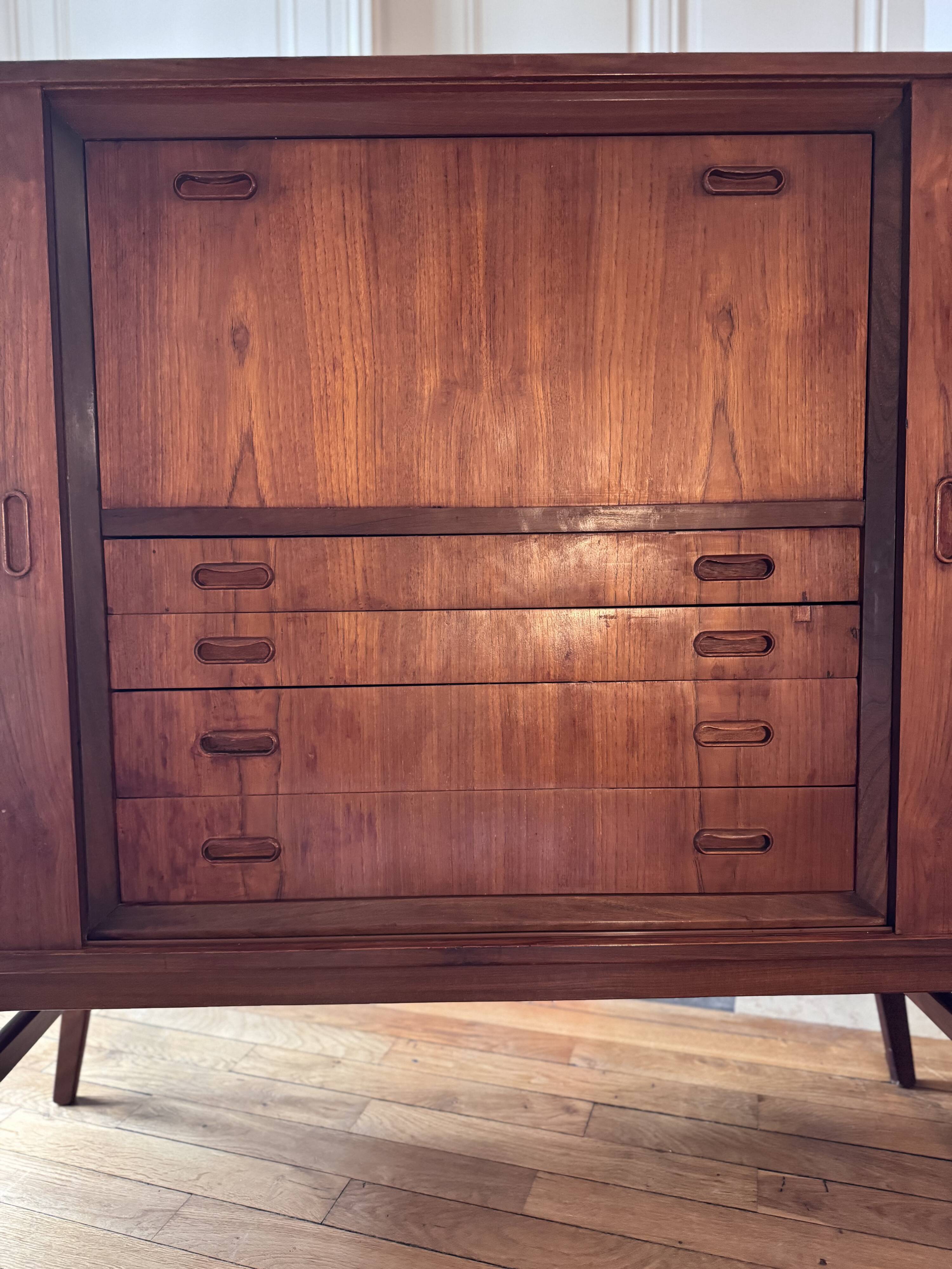 Buffet haut vintage en teck – Design scandinave