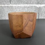 Ceramic flowerpot with wood decor