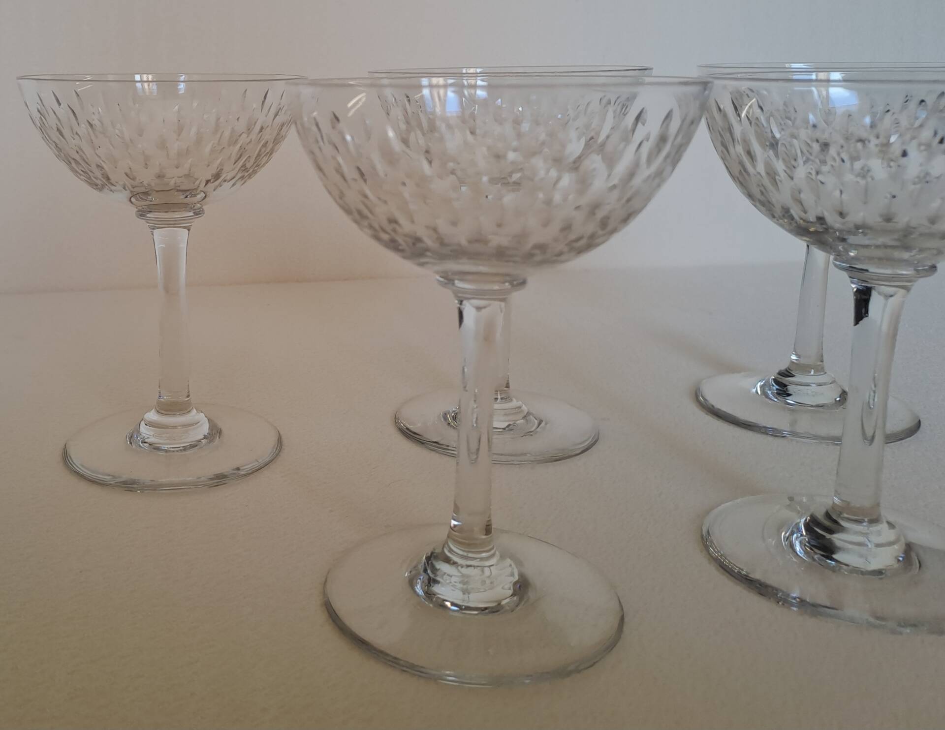 5 coupes à  champagne cristal Baccarat Magenta Grain De Riz