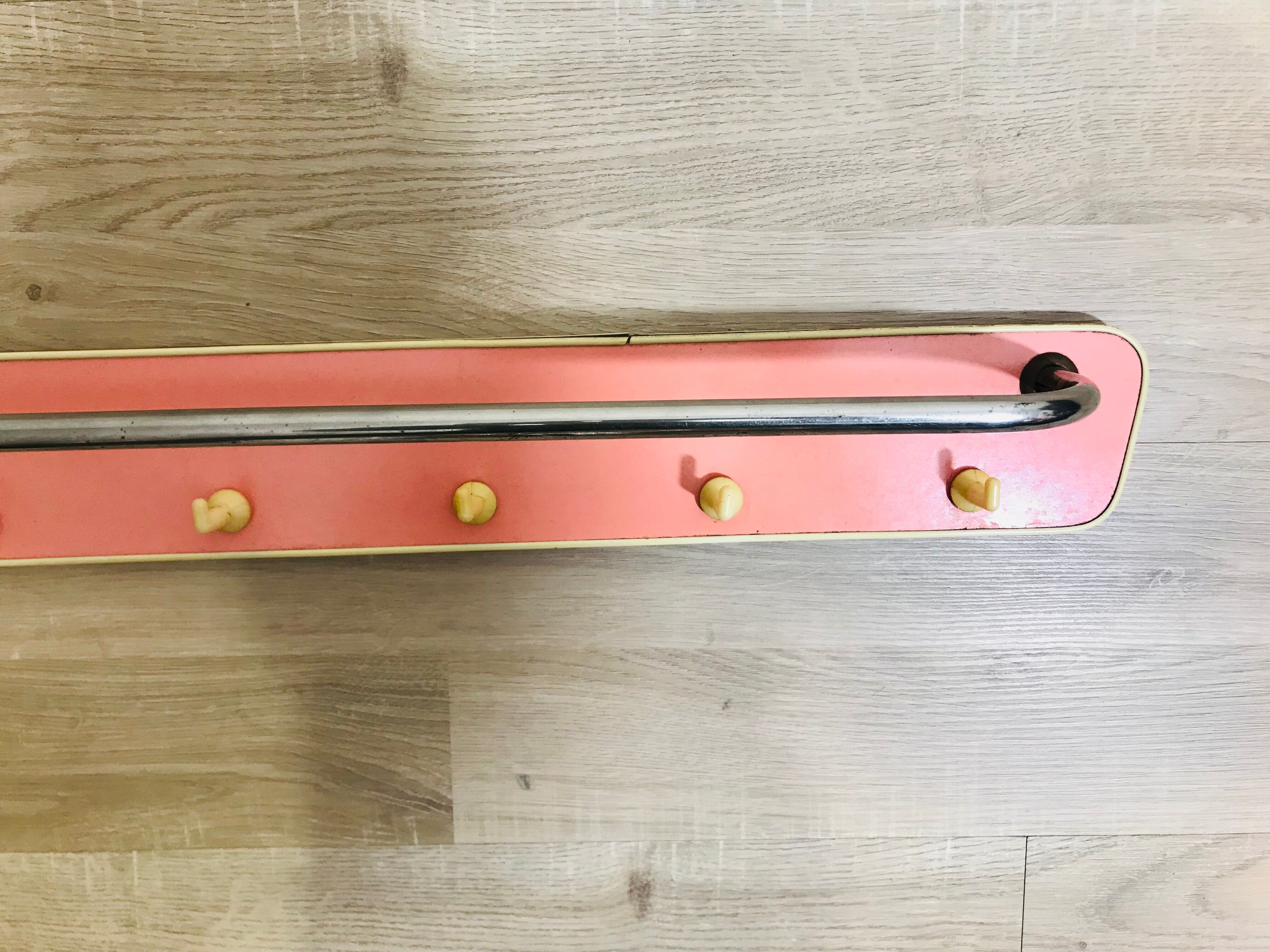 Wall rack in formica 60's