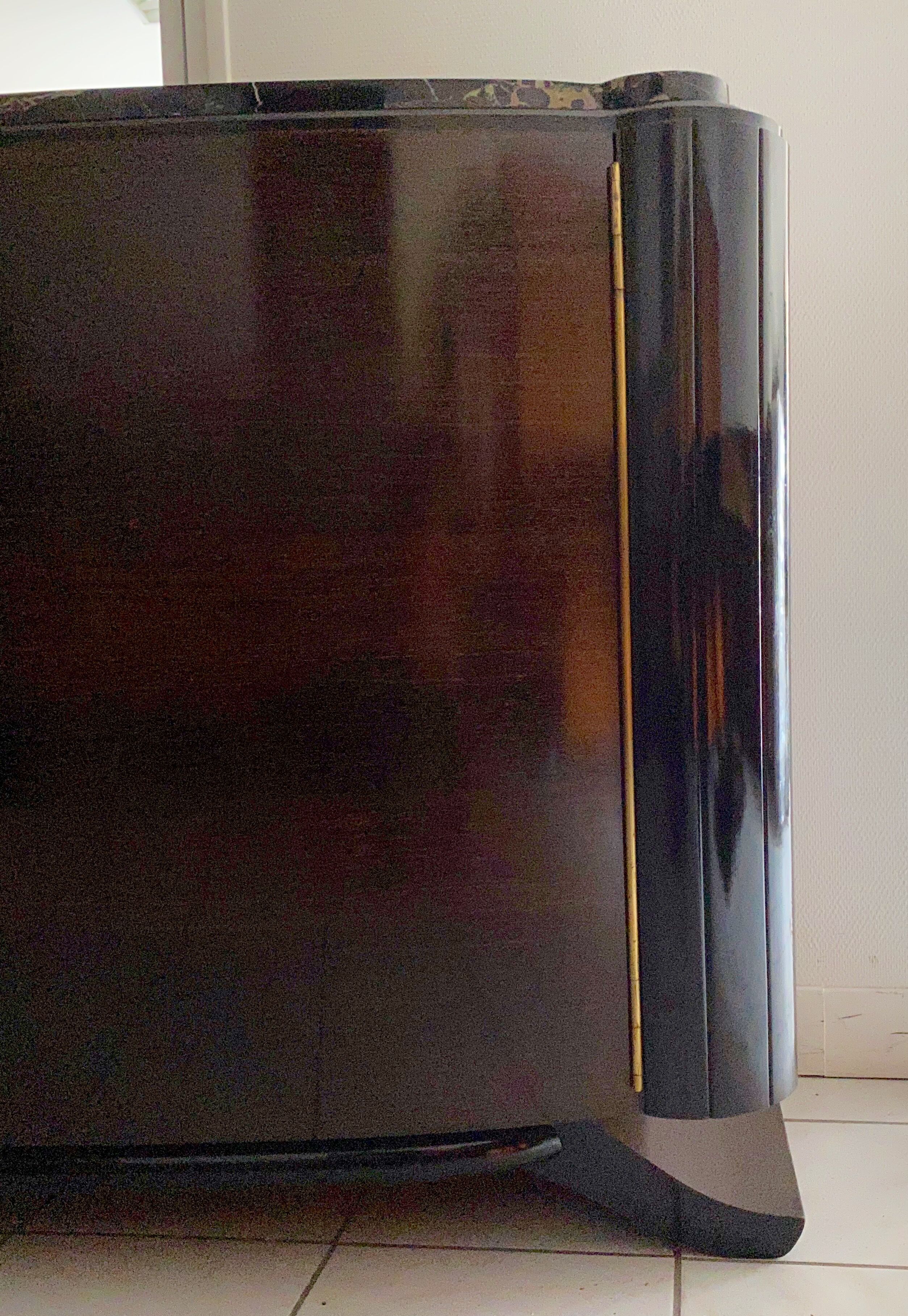 Art Deco sideboard in Macassar Puerto Rican Marble Ebene