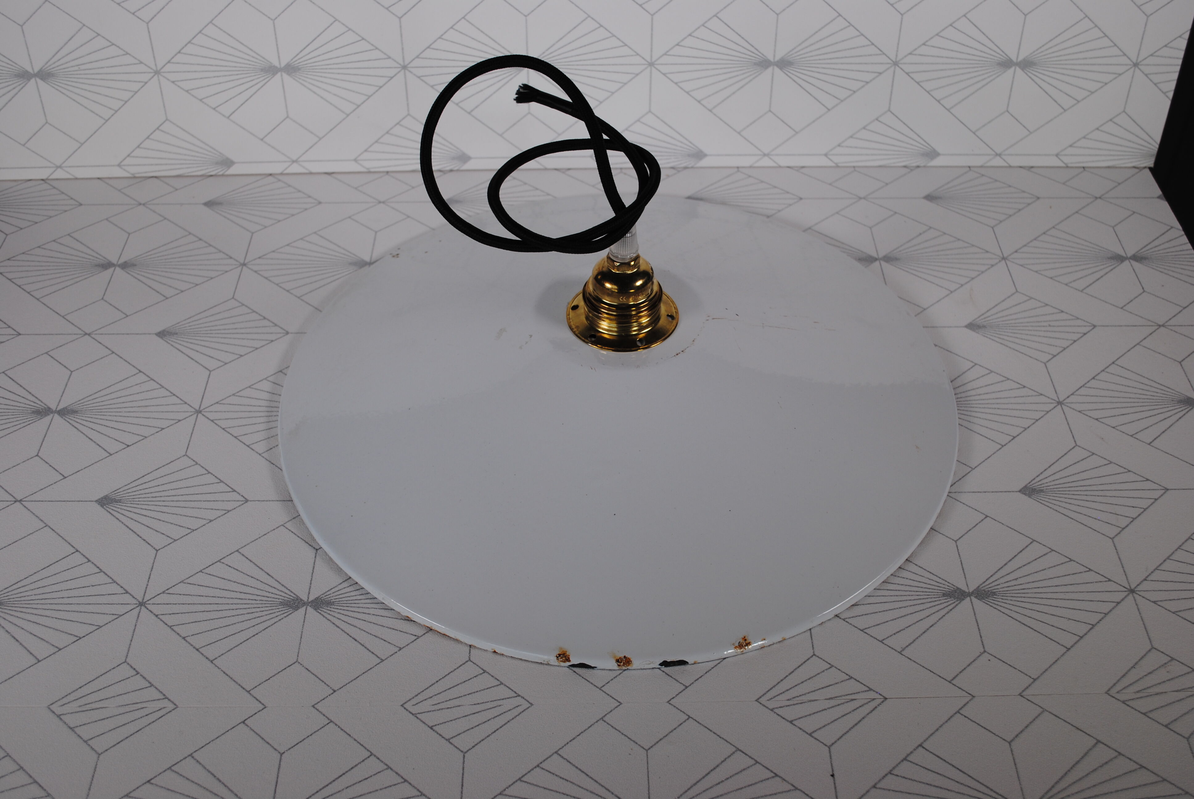 Enamelled industrial hanging