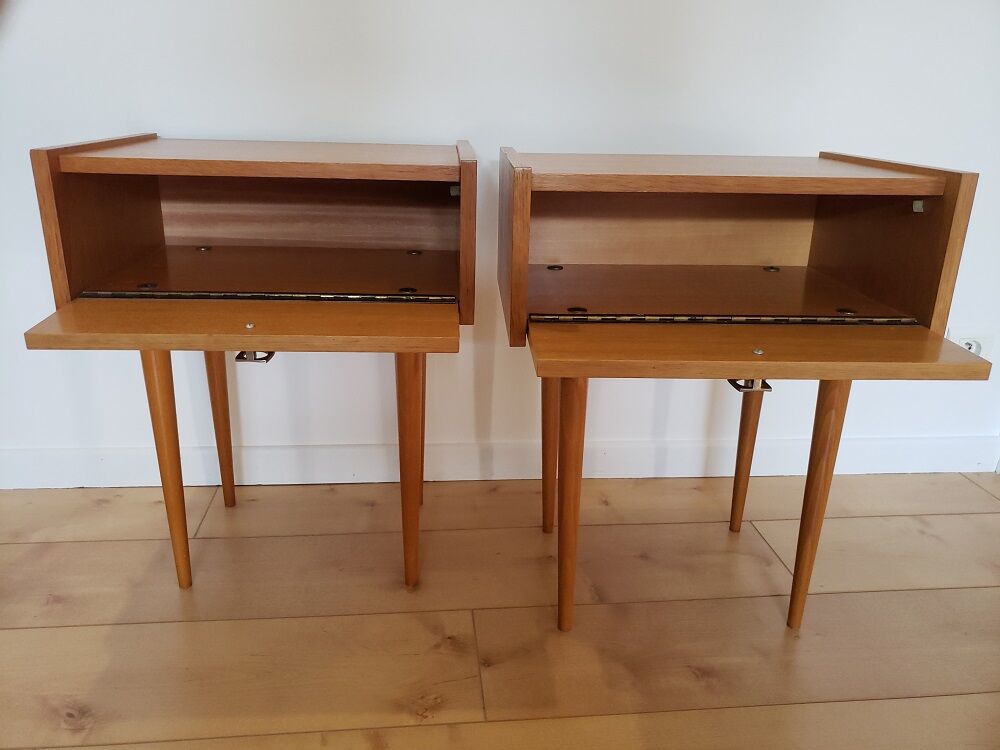2 vintage bedsides