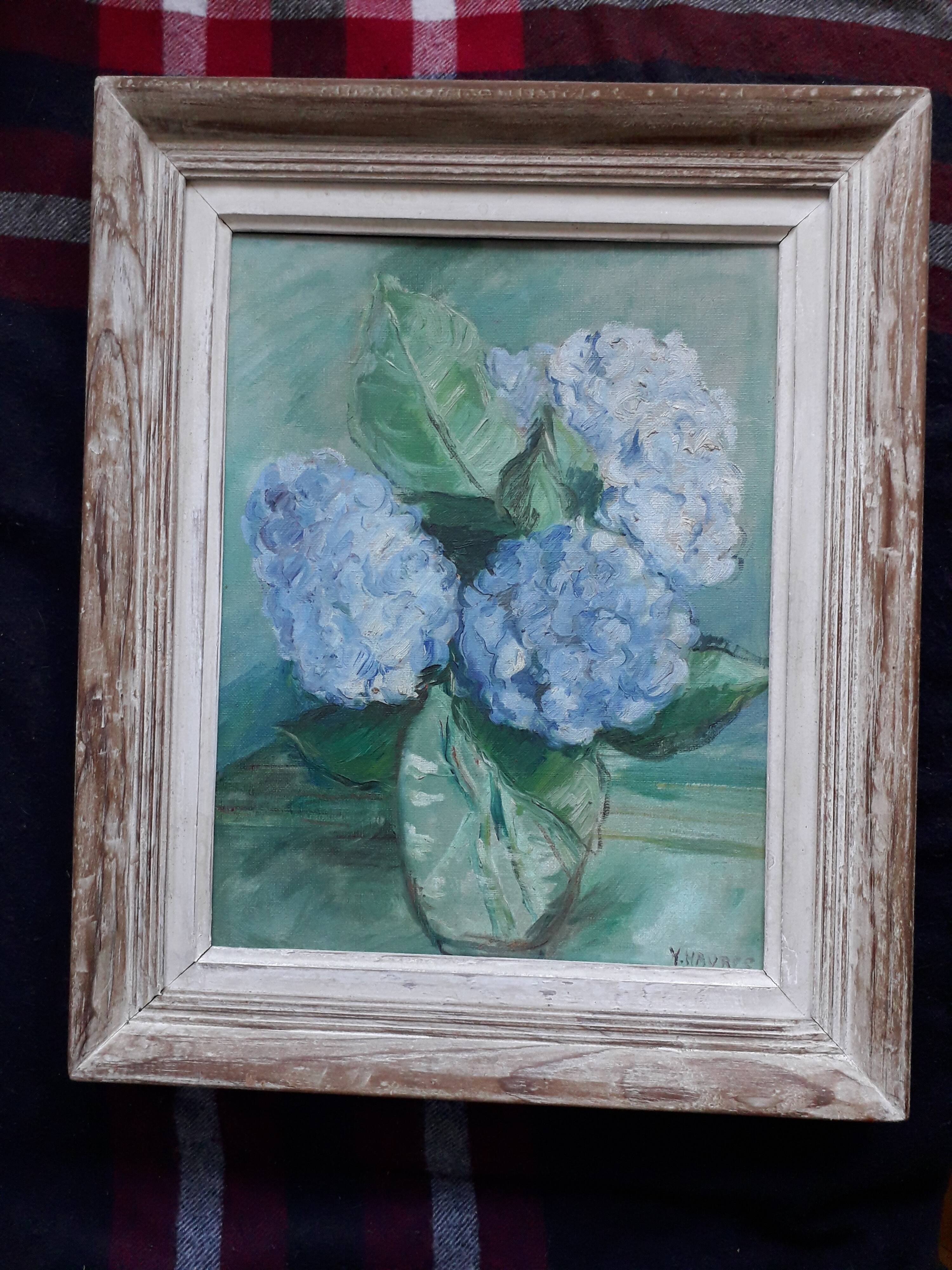 Old oil painting depicting a bouquet of flowers