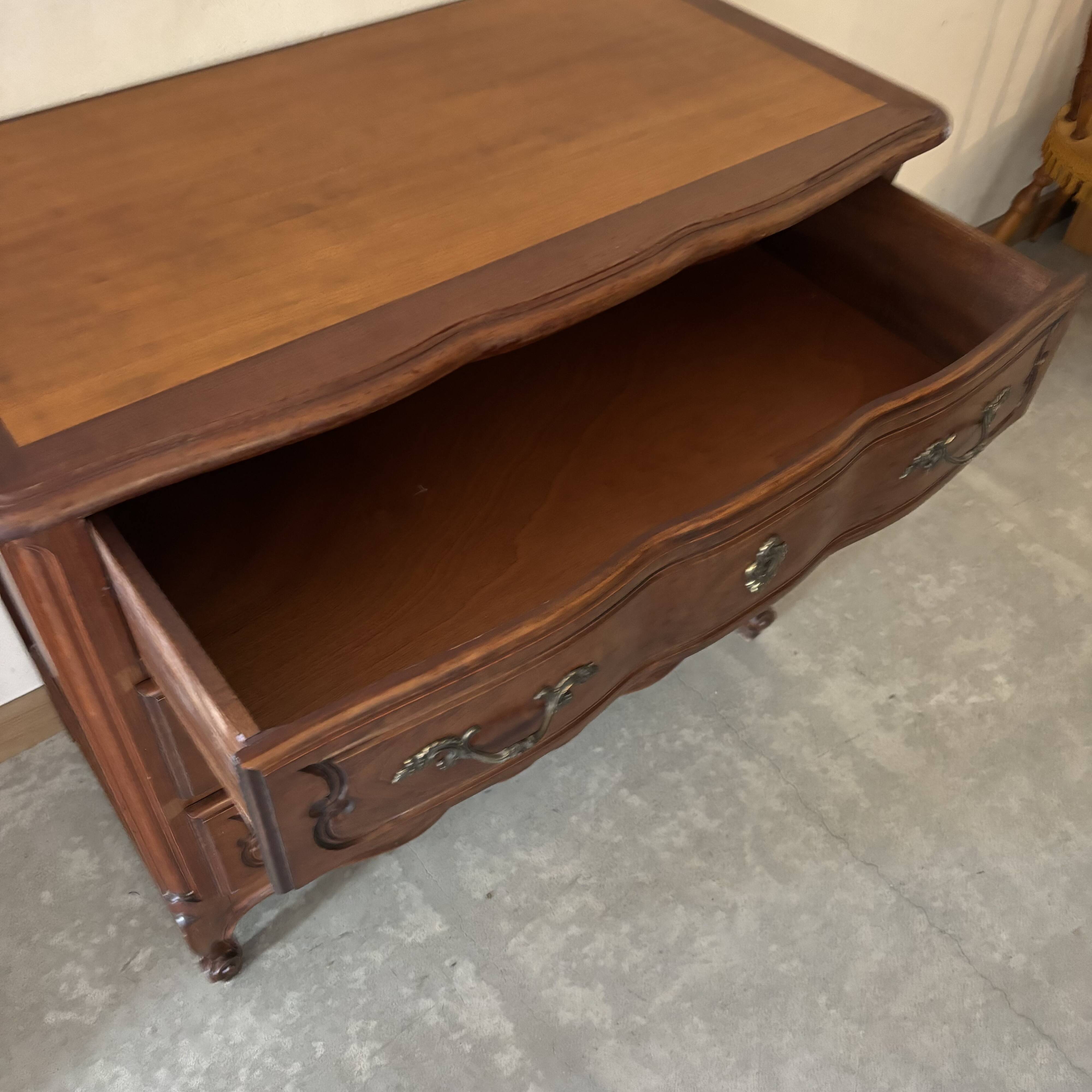 Cherrywood chest of drawers