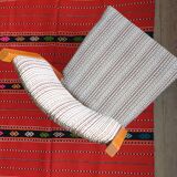 Tapis de laine rustique rouge traditionnel au design stylisé et rayures, authentique tissé à la main en Roumanie 225x145 cm