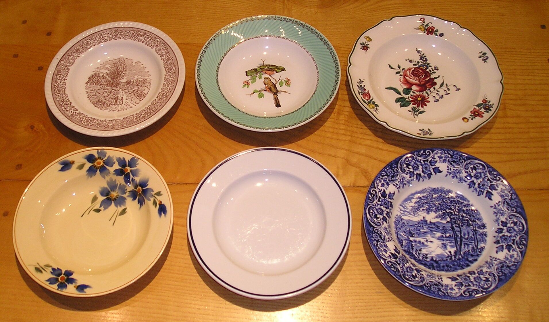Set of 6 different hollow plates
