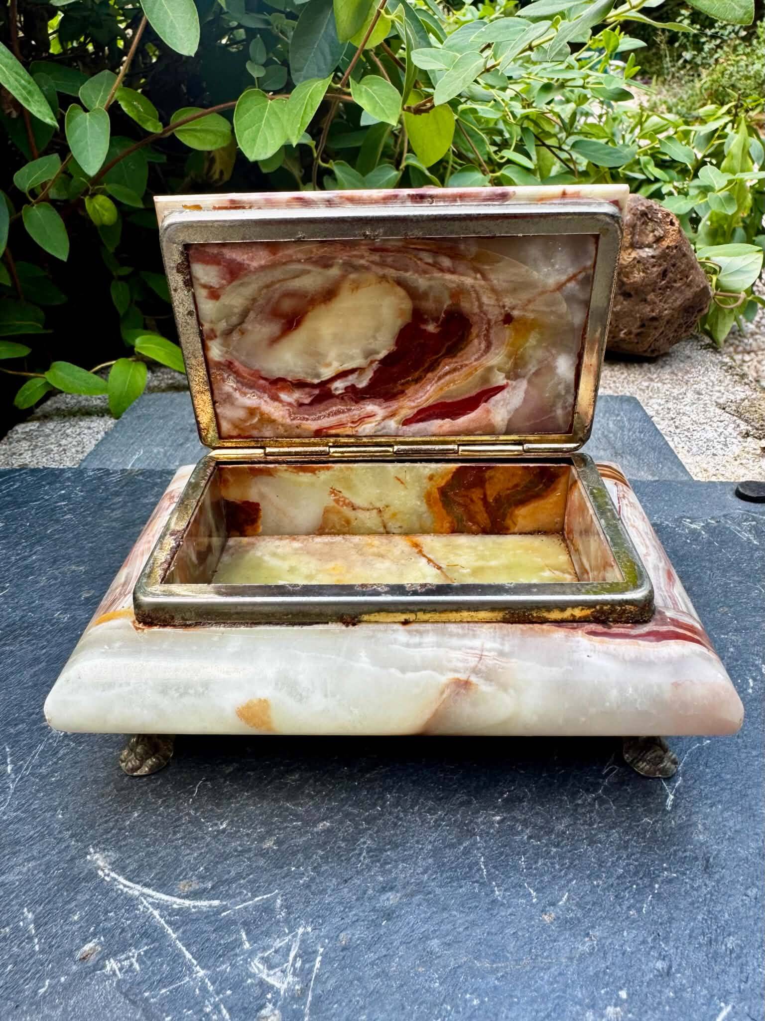 Onyx catchall from Pakistan, vintage 1960s.
