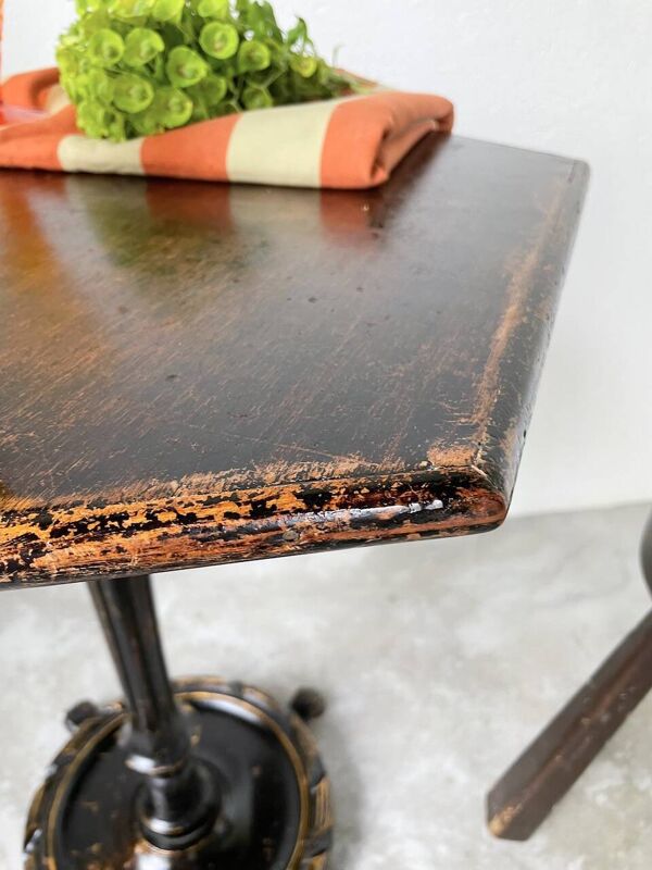 Guéridon 1900 pattes de lion