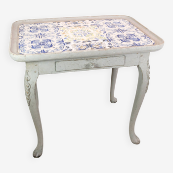 Table en carreaux rococo des années 1780