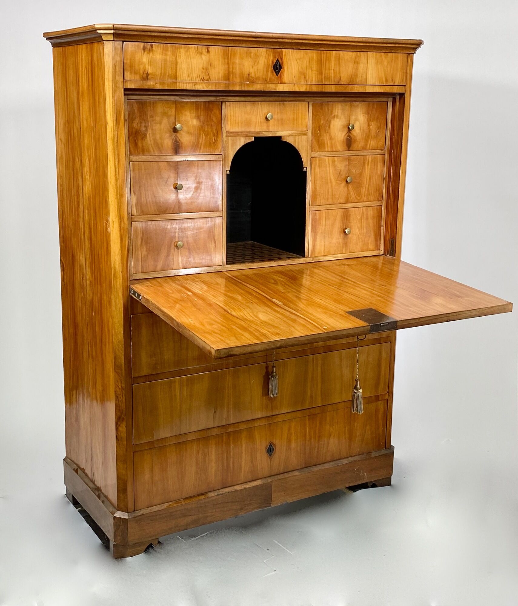 Secrétaire droit Biedermeier en placage de merisier, Circa 1820