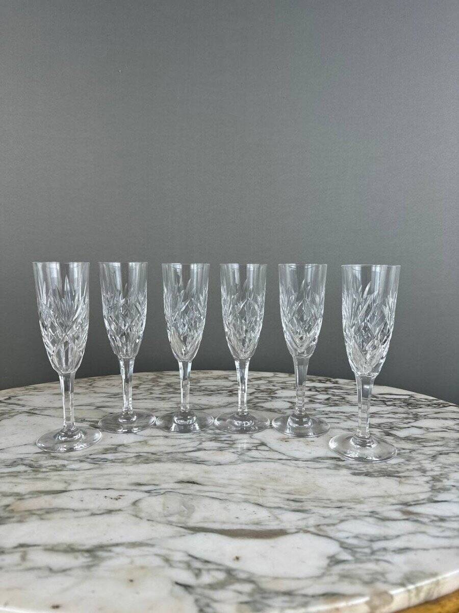 Saint louis crystal glassware set, chantilly model (26 pieces), 20th century