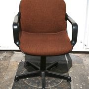 Set of 8 Comforto office chairs.